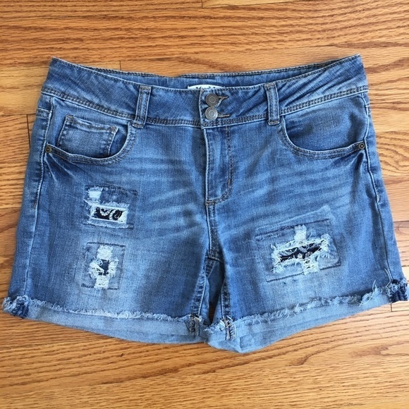 Mudd Low Rise Distressed Denim Blue Jean Shorts - Picture 13 of 13
